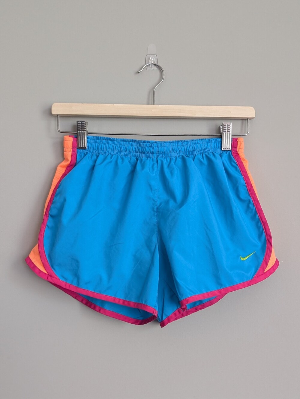 Nike Girls Dri-Fit Tempo Running Shorts in Gamma Blue Size Large